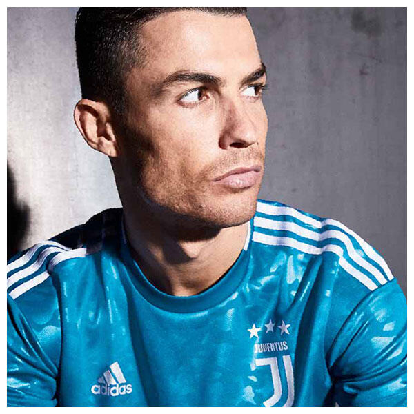 Cristiano Ronaldo wears the 2019/20 Juventus third shirt